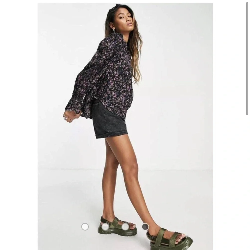 NEW! Free People Meant To Be Blouse Revolve Size Large Black Purple Floral boho - Picture 3 of 11